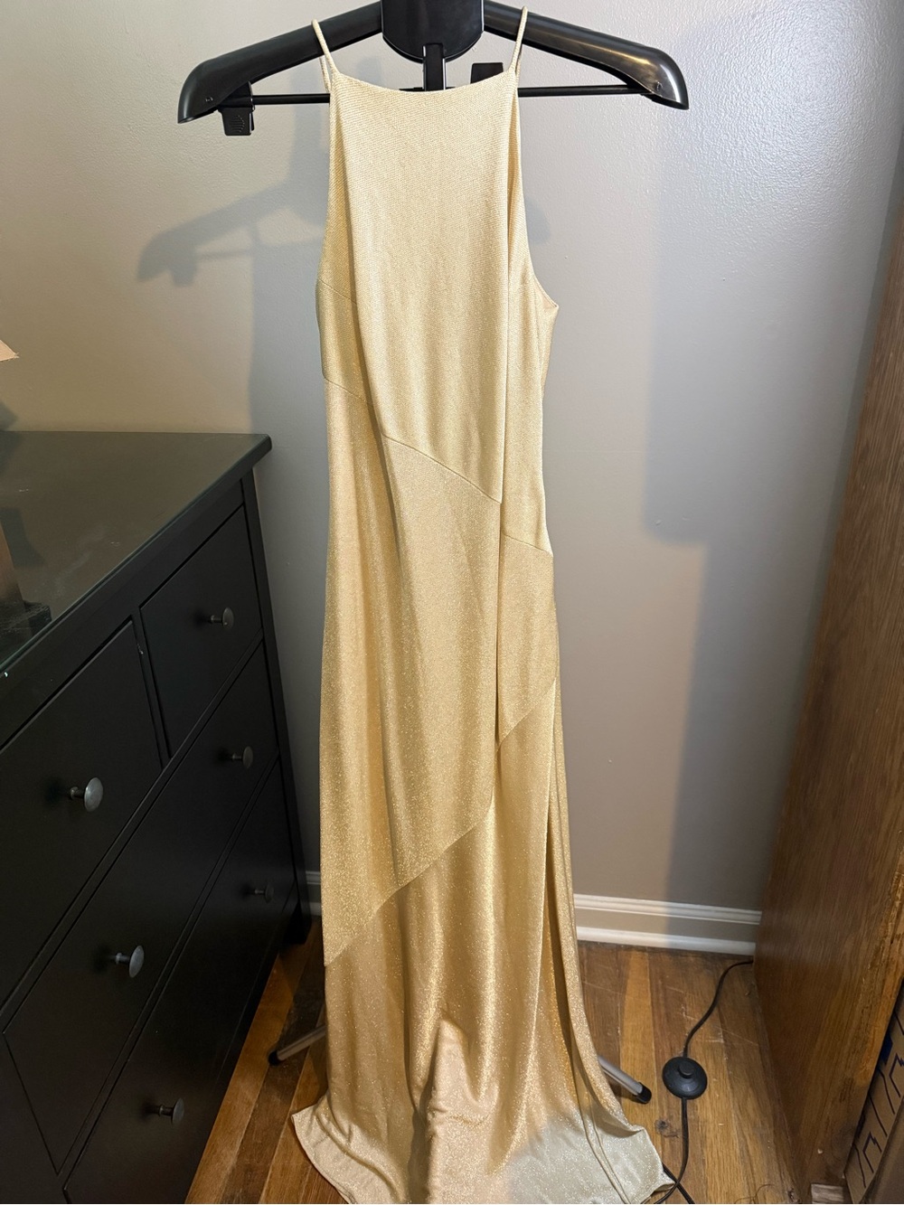DE LARU by Sheila Yen Gold Metallic Halter Maxi Long Lined Dress Juniors 11